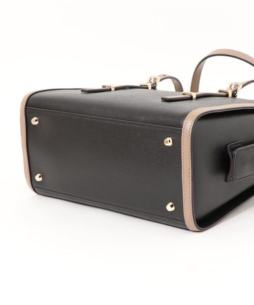 Samantha Thavasa（サマンサタバサ）の「イタリアンスプレットレザースクエアトートバッグ 小サイズ（トートバッグ・レディース・ブラック/ダークグレー/ベージュ・FREE）」の5枚目の写真