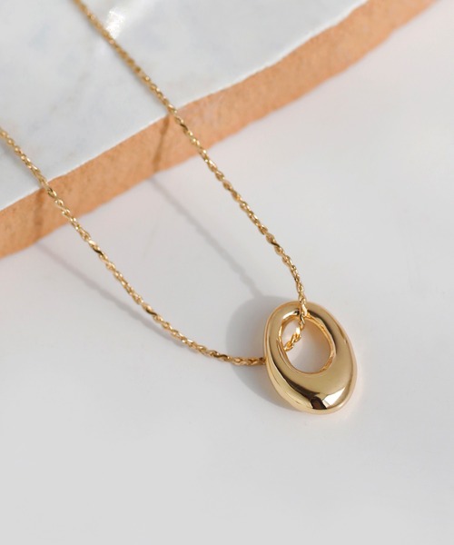 ANEMONE（アネモネ）の「ニュアンスメタルチャームネックレス（ネックレス・レディース・ゴールド/シルバー・FREE）」の2枚目の写真