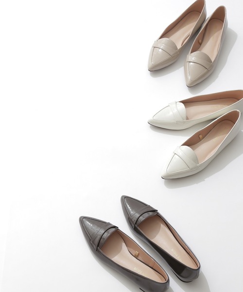 NATURAL BEAUTY BASIC（ナチュラルビューティーベーシック）の「ポインテッドローファーカッター（パンプス・レディース・チャコールグレー/オフホワイト/ベージュ・SMALL/LARGE/MEDIUM）」の3枚目の写真