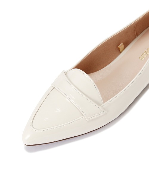 NATURAL BEAUTY BASIC（ナチュラルビューティーベーシック）の「ポインテッドローファーカッター（パンプス・レディース・チャコールグレー/オフホワイト/ベージュ・SMALL/LARGE/MEDIUM）」の6枚目の写真