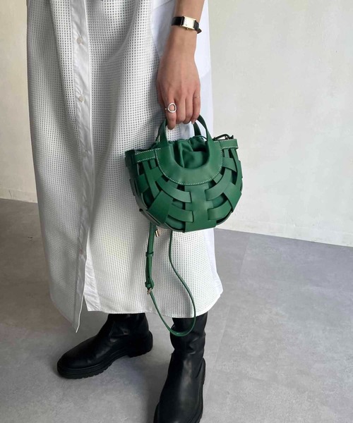 CAPRICIEUX LE'MAGE(カプリシューレマージュ)の「ハーフムーンメッシュショルダーバッグ(ショルダーバッグ・レディース・イエロー/グリーン/アイボリー・FREE)」の1枚目の写真