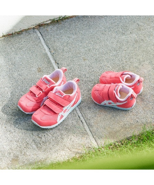 SUKUSUKU(スクスク)の「ASICS KIDS(アシックス キッズ)アイダホ BABY 4(スニーカー・キッズ・ピンク・14.5cm/15.5cm/13.5cm/15.0cm/14.0cm/13.0cm)」の5枚目の写真