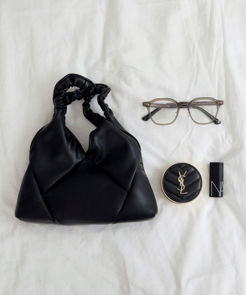 UNE MANSION(ユヌマンション)の「トライアングルキルティング2WAYバッグ(ショルダーバッグ・レディース・ブラック/アイボリー/ベージュ/ラベンダー・ONE SIZE)」の3枚目の写真