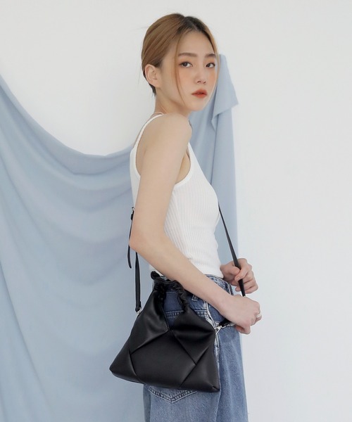 UNE MANSION(ユヌマンション)の「トライアングルキルティング2WAYバッグ(ショルダーバッグ・レディース・ブラック/アイボリー/ベージュ/ラベンダー・ONE SIZE)」の20枚目の写真