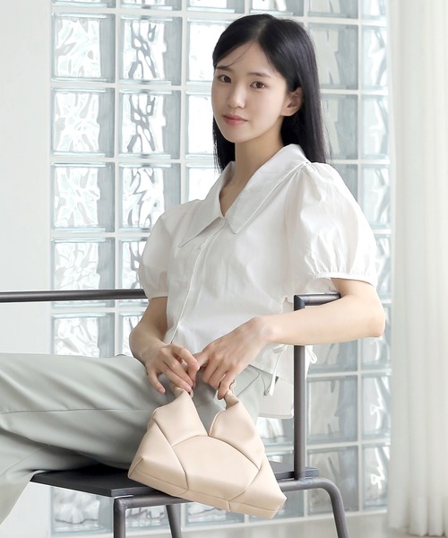 UNE MANSION(ユヌマンション)の「トライアングルキルティング2WAYバッグ(ショルダーバッグ・レディース・ブラック/アイボリー/ベージュ/ラベンダー・ONE SIZE)」の8枚目の写真