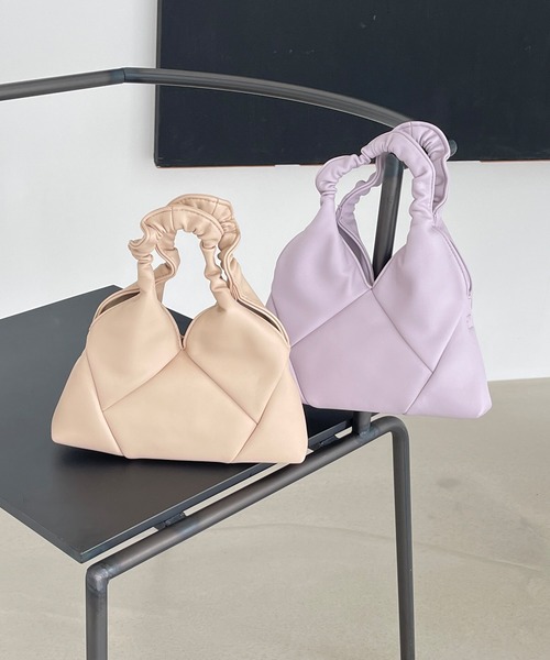 UNE MANSION(ユヌマンション)の「トライアングルキルティング2WAYバッグ(ショルダーバッグ・レディース・ブラック/アイボリー/ベージュ/ラベンダー・ONE SIZE)」の16枚目の写真