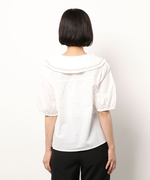 ehka sopo（エヘカソポ）の「花刺繍衿ブラウス（シャツ/ブラウス・レディース・グレー/オフホワイト/キナリ・ﾌﾘ-）」の5枚目の写真