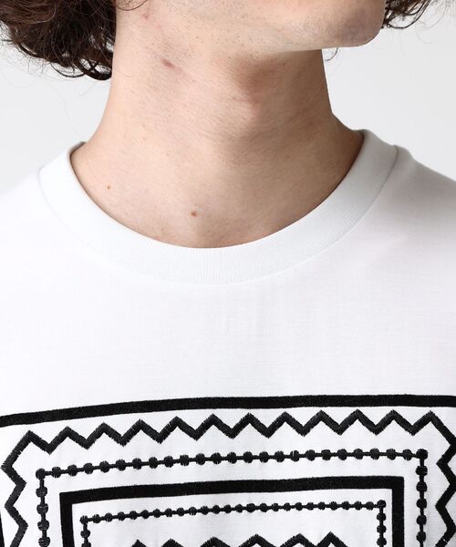 tk.TAKEO KIKUCHI（ティーケータケオキクチ）の「◆Flame gimmick Tシャツ（Tシャツ/カットソー・メンズ・ホワイト/ブラック・02/03）」の9枚目の写真