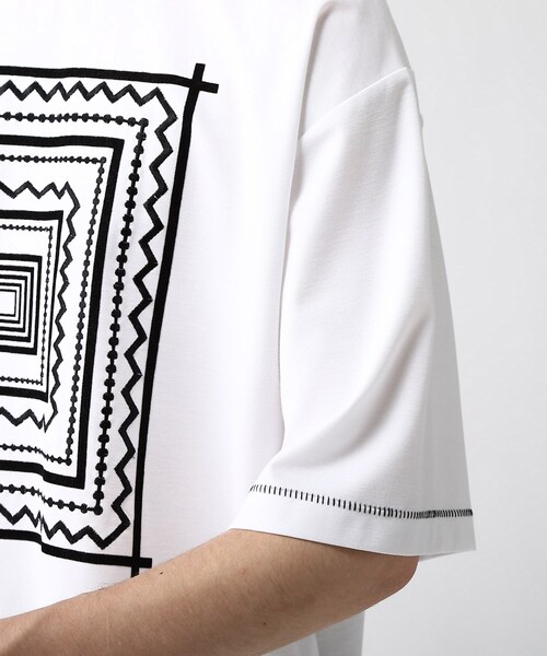 tk.TAKEO KIKUCHI（ティーケータケオキクチ）の「◆Flame gimmick Tシャツ（Tシャツ/カットソー・メンズ・ホワイト/ブラック・02/03）」の10枚目の写真