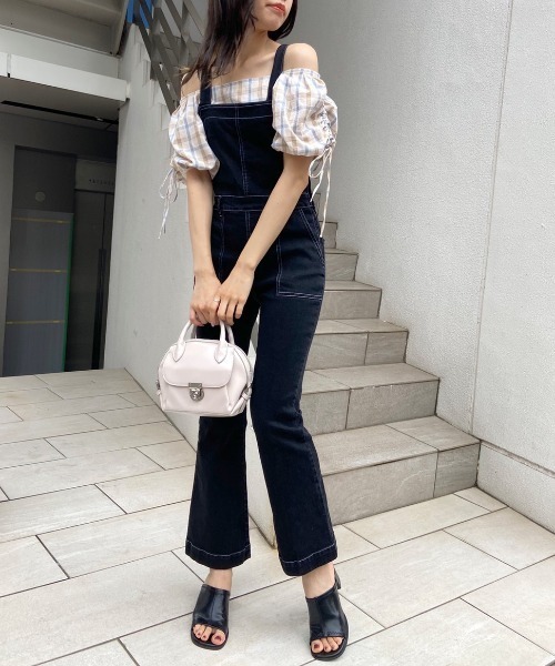 OLIVE des OLIVE（オリーブデオリーブ）の「配色ステッチサロペット（サロペット/オーバーオール・レディース・ブラック/ブラウン/ワンウォッシュ・FREE）」の19枚目の写真