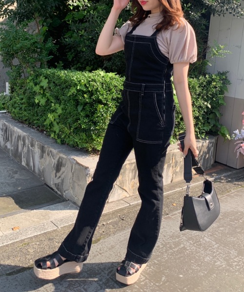 OLIVE des OLIVE（オリーブデオリーブ）の「配色ステッチサロペット（サロペット/オーバーオール・レディース・ブラック/ブラウン/ワンウォッシュ・FREE）」の4枚目の写真