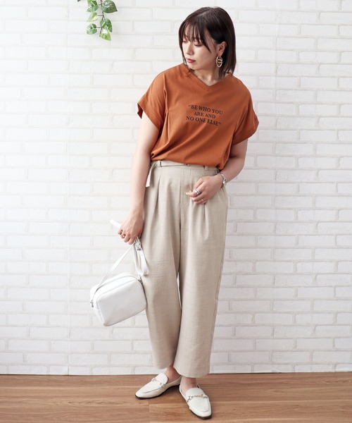 BELLUNA PLUS(ベルーナ)の「麻調合繊ビンテージ素材ワイドパンツ 股下55cm(その他パンツ・レディース・カーキ/テラコッタ/ネイビー/サンドベージュ・SMALL/MEDIUM/LARGE/X-LARGE)」の6枚目の写真