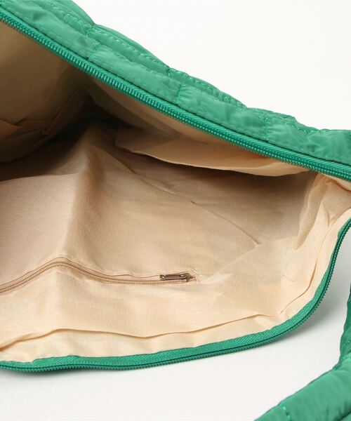 LAC-VERT(ラック・ヴェール)の「超軽量キルティングナイロンショルダーバッグ(ショルダーバッグ・レディース・ホワイト/ブラック/ベージュ/グリーン・FREE)」の7枚目の写真