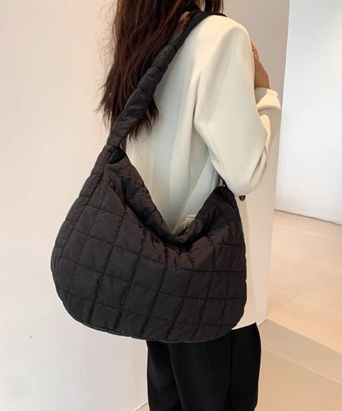 LAC-VERT(ラック・ヴェール)の「超軽量キルティングナイロンショルダーバッグ(ショルダーバッグ・レディース・ホワイト/ブラック/ベージュ/グリーン・FREE)」の11枚目の写真