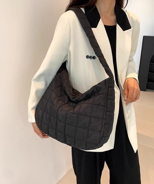 LAC-VERT(ラック・ヴェール)の「超軽量キルティングナイロンショルダーバッグ(ショルダーバッグ・レディース・ホワイト/ブラック/ベージュ/グリーン・FREE)」の10枚目の写真