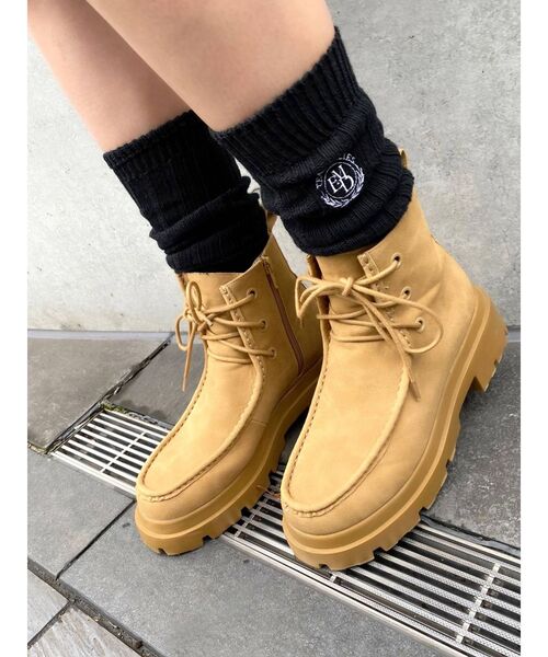 EMODA（エモダ）の「エンブレムルーズソックス（ソックス/靴下・レディース・ホワイト/ブラック・FREE）」の2枚目の写真