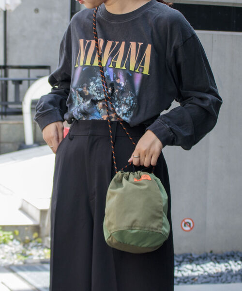 UNIVERSAL OVERALL(ユニバーサルオーバーオール)の「【UNIVERSAL OVERALL/ユニバーサルオーバーオール】ミリタリーツイル巾着バッグ(ショルダーバッグ・メンズ・ブラウン/オリーブ・FREE)」の12枚目の写真