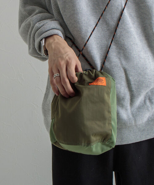 UNIVERSAL OVERALL(ユニバーサルオーバーオール)の「【UNIVERSAL OVERALL/ユニバーサルオーバーオール】ミリタリーツイル巾着バッグ(ショルダーバッグ・メンズ・ブラウン/オリーブ・FREE)」の20枚目の写真
