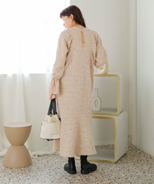 Bab（バブ）の「【新色追加】ニュアンスジャガードワンピース（ワンピース・レディース・ブラック/ベージュ/イエロー/アイボリー・M）」の17枚目の写真