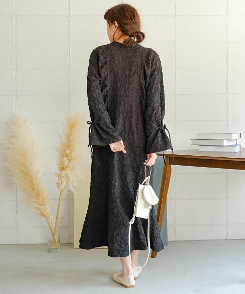 Bab（バブ）の「【新色追加】ニュアンスジャガードワンピース（ワンピース・レディース・ブラック/ベージュ/イエロー/アイボリー・M）」の12枚目の写真