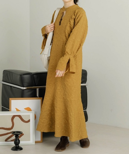 Bab（バブ）の「【新色追加】ニュアンスジャガードワンピース（ワンピース・レディース・ブラック/ベージュ/イエロー/アイボリー・M）」の11枚目の写真