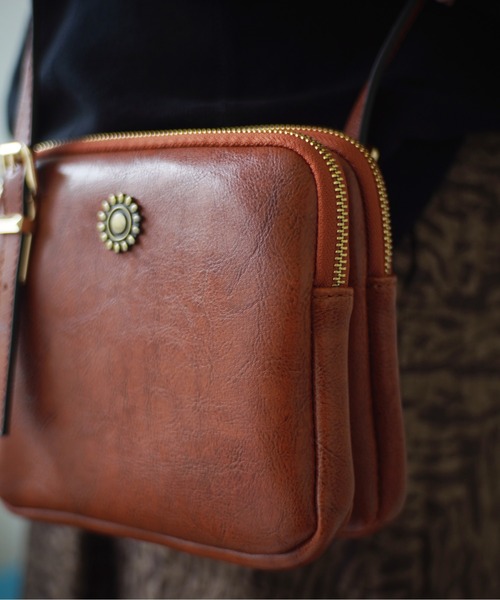 Port（ポート）の「ヴィンテージライク マルチ スクエアショルダー バッグ（ショルダーバッグ・レディース・ブラック/ライトブラウン・FREE）」の6枚目の写真