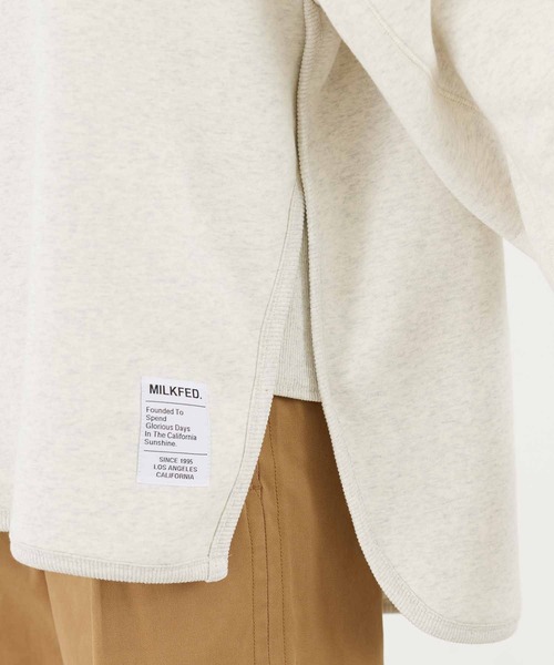 MILKFED.(ミルクフェド)の「SIDE SLIT SWEAT HOODIE(パーカー・レディース・ホワイト/ブラック/グリーン・ONE SIZE)」の9枚目の写真