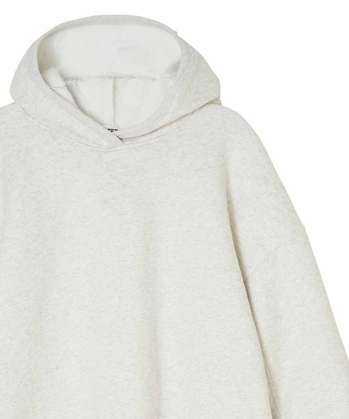 MILKFED.(ミルクフェド)の「SIDE SLIT SWEAT HOODIE(パーカー・レディース・ホワイト/ブラック/グリーン・ONE SIZE)」の15枚目の写真