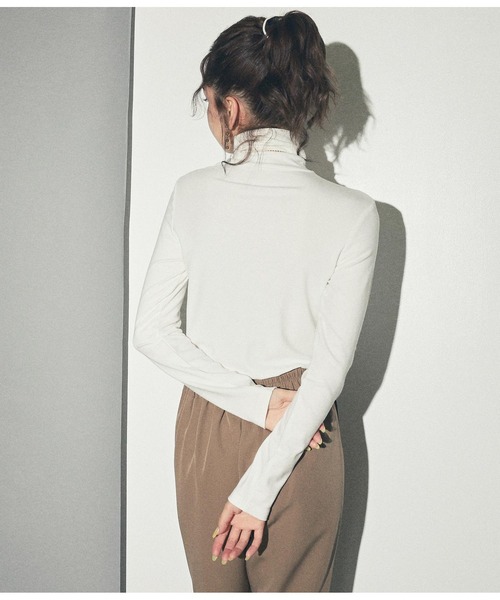 ANAP(アナップ)の「シンプルハイネックトップスカットソー(Tシャツ/カットソー・レディース・ホワイト/ブラック/モカ/モスグリーン・FREE)」の11枚目の写真