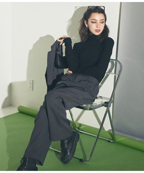 ANAP(アナップ)の「シンプルハイネックトップスカットソー(Tシャツ/カットソー・レディース・ホワイト/ブラック/モカ/モスグリーン・FREE)」の7枚目の写真