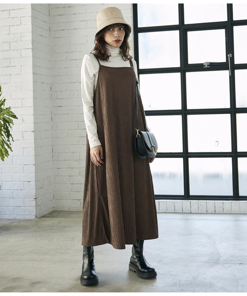 ANAP(アナップ)の「シンプルハイネックトップスカットソー(Tシャツ/カットソー・レディース・ホワイト/ブラック/モカ/モスグリーン・FREE)」の16枚目の写真