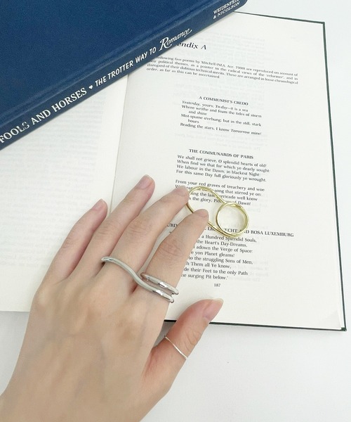 kutir（クティール）の「ダブルフィンガーリング（リング・レディース・ゴールド/シルバー・FREE）」の6枚目の写真