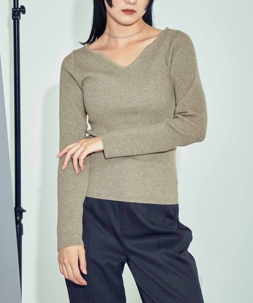 ANAP（アナップ）の「リブキーネックニットトップスカットソー（ニット/セーター・レディース・オフホワイト/ブラック/ライトベージュ/モスグリーン/グレー/グレイッシュベージュ/アイボリー・FREE）」の6枚目の写真