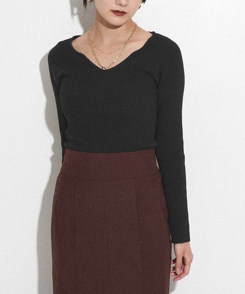 ANAP（アナップ）の「リブキーネックニットトップスカットソー（ニット/セーター・レディース・オフホワイト/ブラック/ライトベージュ/モスグリーン/グレー/グレイッシュベージュ/アイボリー・FREE）」の3枚目の写真