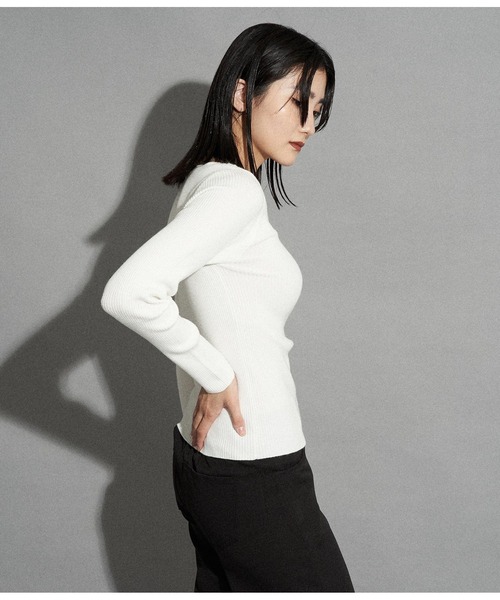 ANAP（アナップ）の「リブキーネックニットトップスカットソー（ニット/セーター・レディース・オフホワイト/ブラック/ライトベージュ/モスグリーン/グレー/グレイッシュベージュ/アイボリー・FREE）」の8枚目の写真