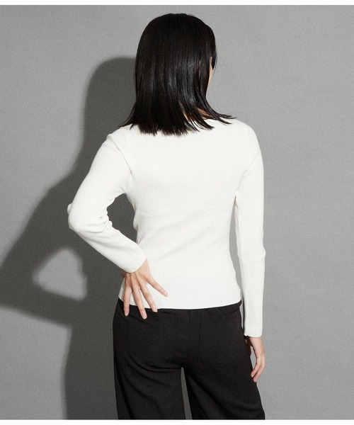 ANAP（アナップ）の「リブキーネックニットトップスカットソー（ニット/セーター・レディース・オフホワイト/ブラック/ライトベージュ/モスグリーン/グレー/グレイッシュベージュ/アイボリー・FREE）」の9枚目の写真