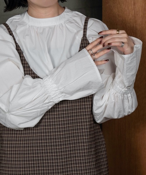 lawgy(ラウジー)の「flare tuck sleeve blouse(シャツ/ブラウス・レディース・ホワイト/ブラウン/ブラック・FREE)」の22枚目の写真