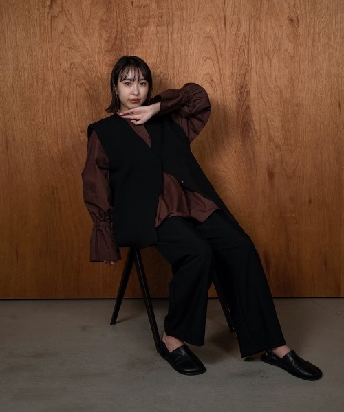 lawgy(ラウジー)の「flare tuck sleeve blouse(シャツ/ブラウス・レディース・ホワイト/ブラウン/ブラック・FREE)」の18枚目の写真