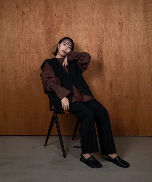 lawgy(ラウジー)の「flare tuck sleeve blouse(シャツ/ブラウス・レディース・ホワイト/ブラウン/ブラック・FREE)」の19枚目の写真