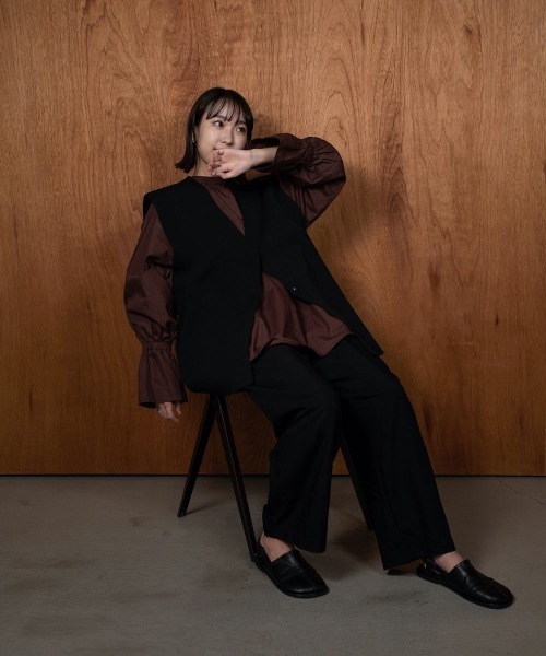 lawgy(ラウジー)の「flare tuck sleeve blouse(シャツ/ブラウス・レディース・ホワイト/ブラウン/ブラック・FREE)」の20枚目の写真