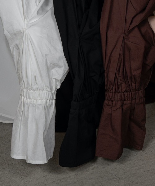 lawgy(ラウジー)の「flare tuck sleeve blouse(シャツ/ブラウス・レディース・ホワイト/ブラウン/ブラック・FREE)」の5枚目の写真