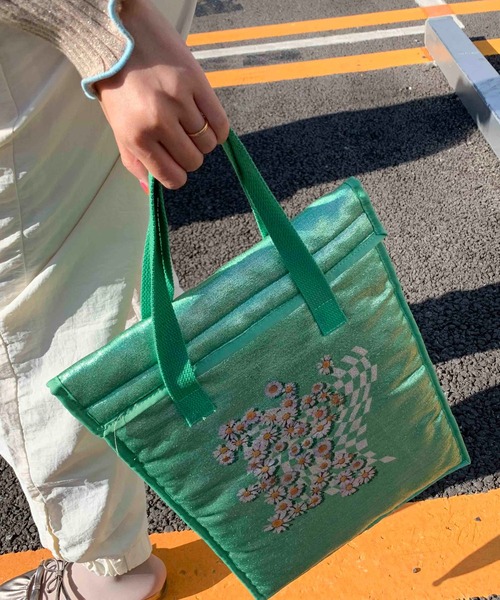 Casselini(キャセリーニ)の「Casselini(キャセリーニ)メタリックフラワープリントPCケース(PC・タブレットケース・レディース・シルバー/ブルー/グリーン・FREE)」の17枚目の写真