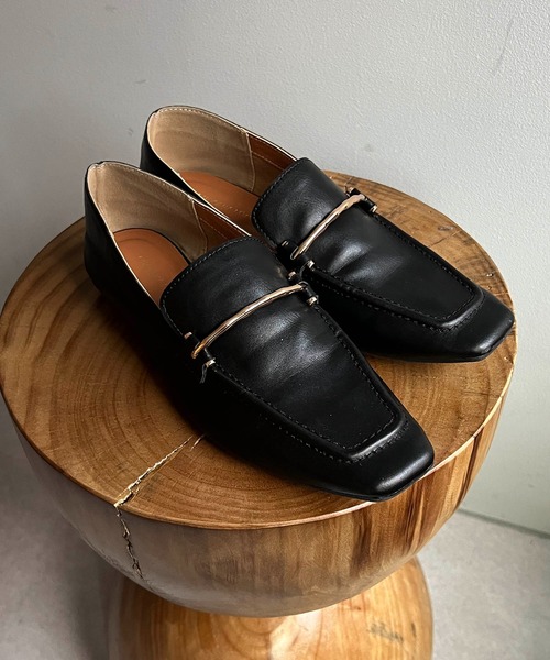 CAPRICIEUX LE'MAGE（カプリシューレマージュ）の「2WAYビットローファー（ローファー・レディース・ブラック/ベージュ・23.5/24.5）」の4枚目の写真