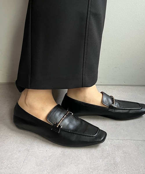 CAPRICIEUX LE'MAGE（カプリシューレマージュ）の「2WAYビットローファー（ローファー・レディース・ブラック/ベージュ・23.5/24.5）」の5枚目の写真