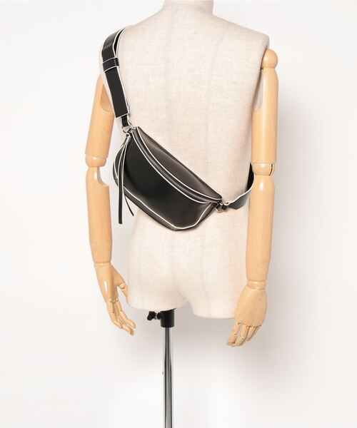 PAGEBOY（ページボーイ）の「モードワンショルBAG（ボディバッグ/ウエストポーチ・レディース・ブラック/オフホワイト・FREE）」の19枚目の写真