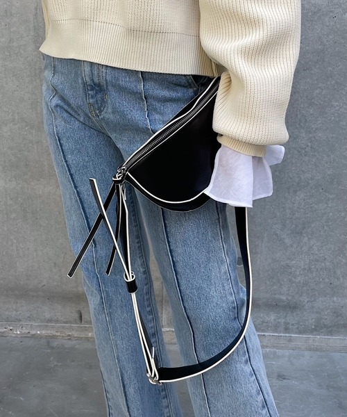 PAGEBOY（ページボーイ）の「モードワンショルBAG（ボディバッグ/ウエストポーチ・レディース・ブラック/オフホワイト・FREE）」の3枚目の写真