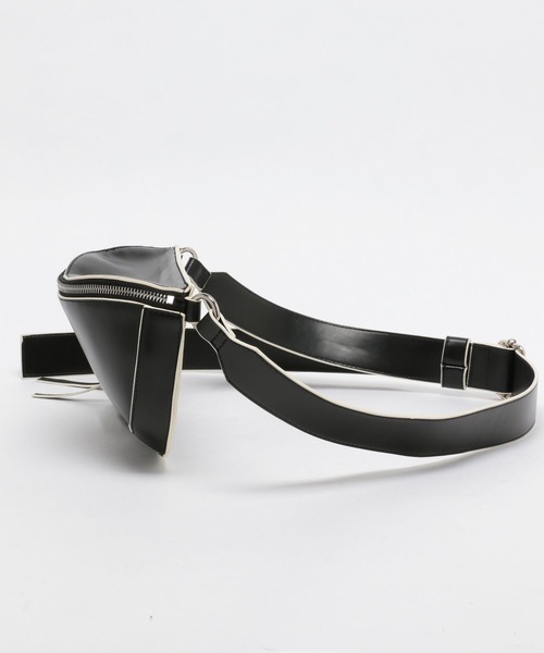 PAGEBOY（ページボーイ）の「モードワンショルBAG（ボディバッグ/ウエストポーチ・レディース・ブラック/オフホワイト・FREE）」の9枚目の写真