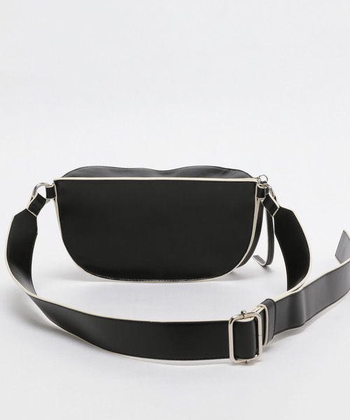 PAGEBOY（ページボーイ）の「モードワンショルBAG（ボディバッグ/ウエストポーチ・レディース・ブラック/オフホワイト・FREE）」の15枚目の写真
