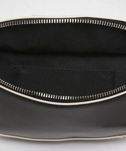 PAGEBOY（ページボーイ）の「モードワンショルBAG（ボディバッグ/ウエストポーチ・レディース・ブラック/オフホワイト・FREE）」の4枚目の写真