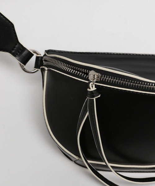 PAGEBOY（ページボーイ）の「モードワンショルBAG（ボディバッグ/ウエストポーチ・レディース・ブラック/オフホワイト・FREE）」の12枚目の写真